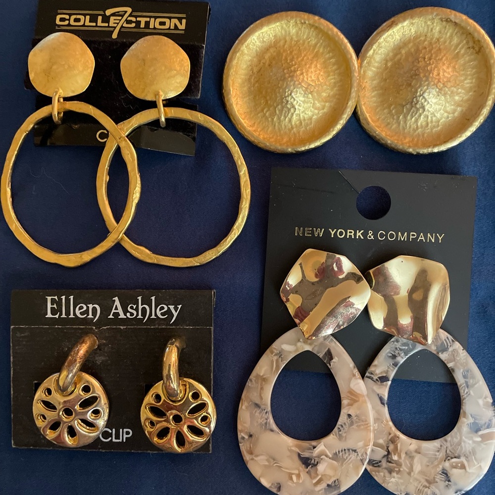 Group of Earrings, clip on, gold tone